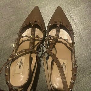 Valentino
Valentino Garavani Rockstud Pointed Toe Caged Pump size 40